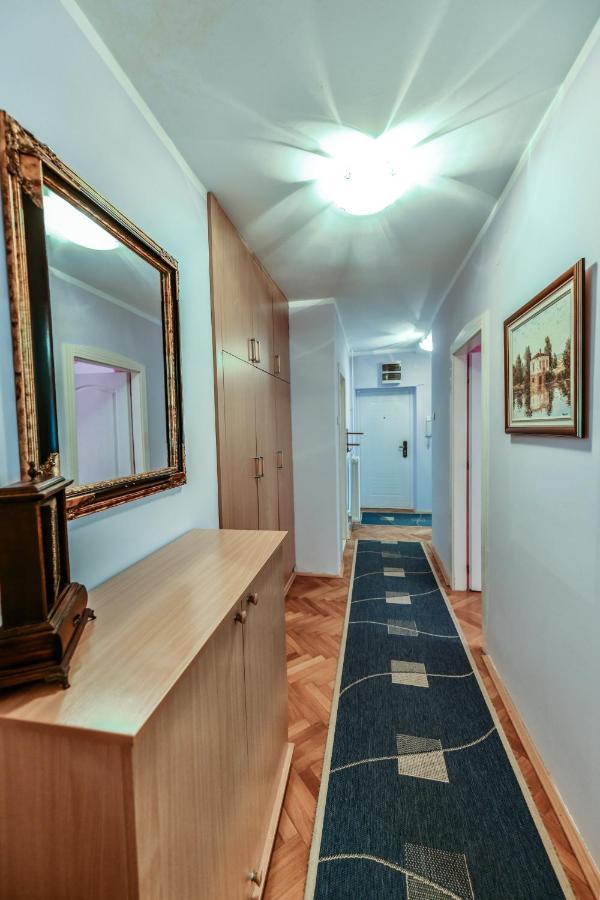 Lux Apartman Cvetkovic Kraljevo Exteriör bild